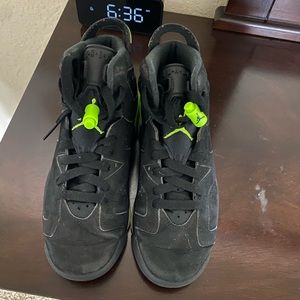 Kids Jordan 6 Size 4Y